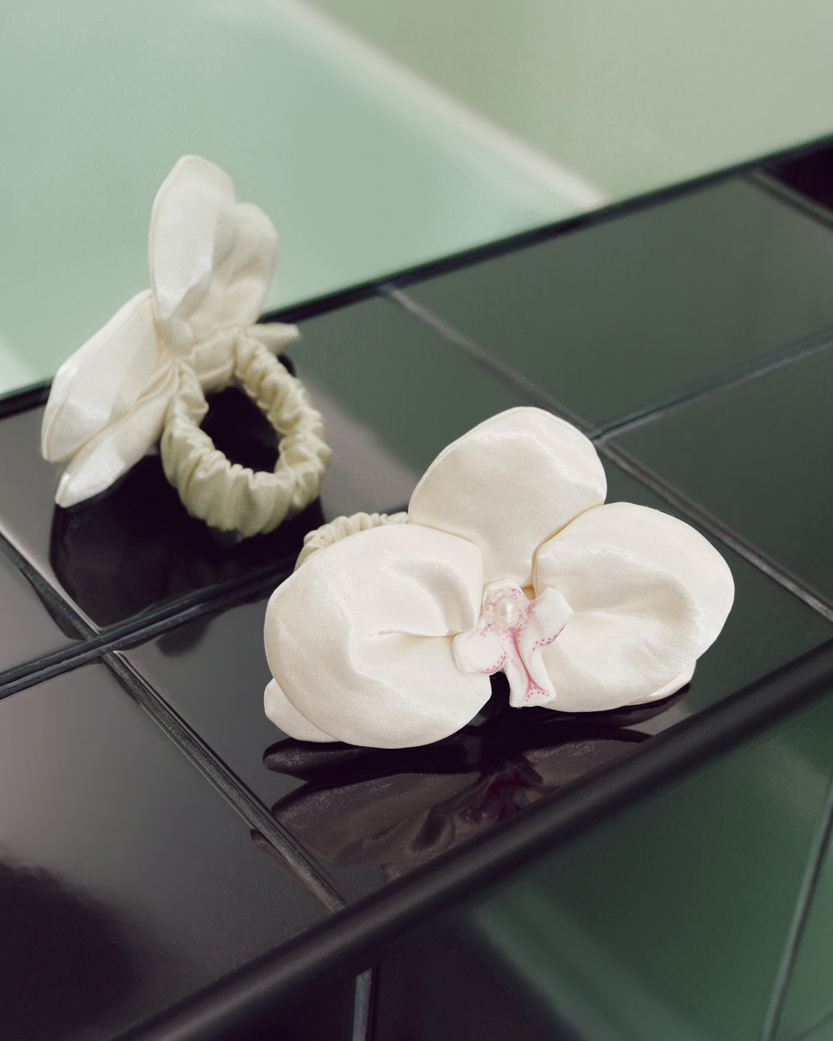Hair elastic milk orchid